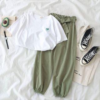 Set: Heart Print Elbow-sleeve T-shirt + Jogger Pants