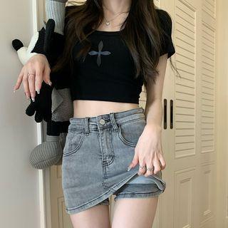 Short-sleeve Cropped T-shirt / Denim Skort