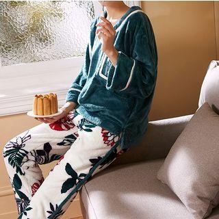 Loungewear Set: 3/4-sleeve Top + Print Pants