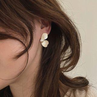 Pearl Flower Earring