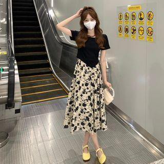 Irregular Cropped T-shirt / Floral Midi A-line Skirt