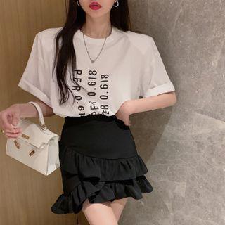 Short-sleeve Lettering Print T-shirt / Frill Trim Mini Pencil Skirt