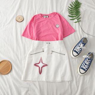 Short-sleeve Cropped T-shirt / Zipper-accent Pencil Skirt