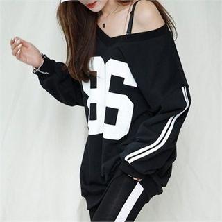 V-neck Numbering Pullover