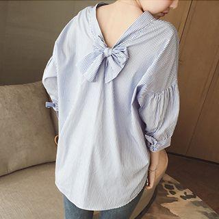 Striped V-neck 3/4 Sleeve Top