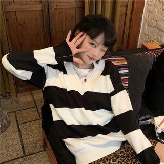 V-neck Striped Knit Sweater Black - One Size