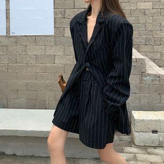 Long-sleeve Striped Blazer / Striped Shorts