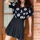 Short-sleeve Floral Print Shirt / A-line Mini Pleated Skirt