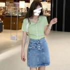 Short-sleeve Plain Cropped T-shirt / Denim A-line Skirt