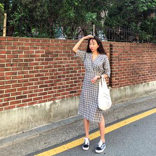 V-neck Shirtwaist Plaid Midi Dress