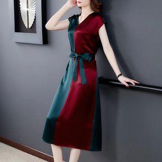 Cap-sleeve V-neck Two-tone Midi A-line Dress