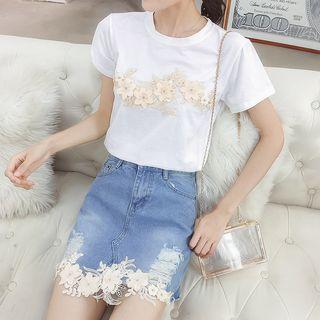 Set: Short-sleeve Flower Embellished T-shirt + Ripped Denim Skirt