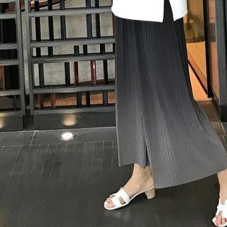 Gradient Pleated Wide-leg Pants