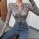 Long-sleeve V-neck Leopard Slim-fit Top