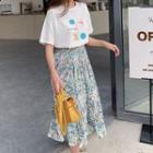 Set: Printed Short-sleeve T-shirt + Floral Print Midi A-line Skirt
