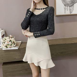 Long-sleeve Cutout V-neck Knit Top