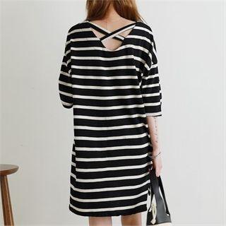 Cross-back Striped Loose-fit T-shirt Oatmeal - One Size