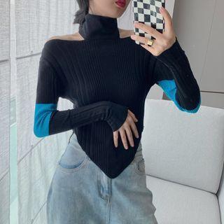 Two-tone Cold-shoulder Turtleneck Sweater