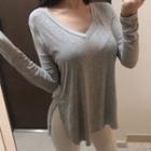 Long-sleeve V-neck Slit-hem T-shirt