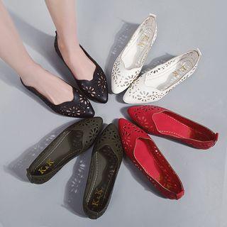 Pointy-toe Perforated Flats
