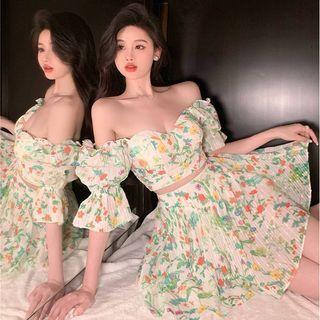 Off-shoulder Floral Crop Top / High-waist Mini Skirt