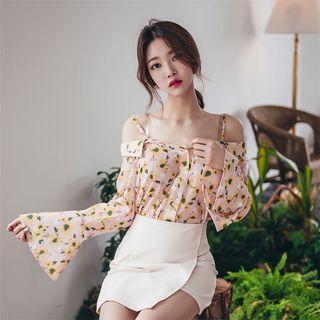 Set: Floral Print Off-shoulder Bell-sleeve Blouse + Mini Skirt