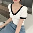 V-neck Two-tone Cropped T-shirt