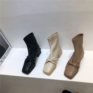 Low-heel Twisted Short Boots