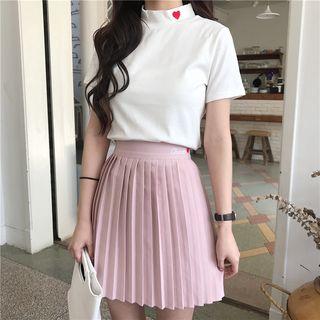 Set: Heart Embroidered Short-sleeve T-shirt + Pleated Skirt