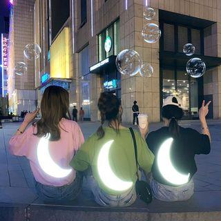 Elbow-sleeve Moon T-shirt