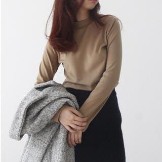 Long-sleeve Mock Neck T-shirt