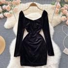 V-neck Open-back Velvet Long-sleeve Dress
