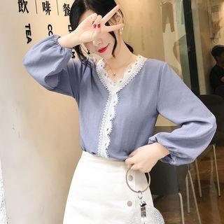V-line Lace Top