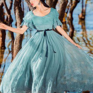 Short-sleeve Lace Crinkled A-line Midi Dress