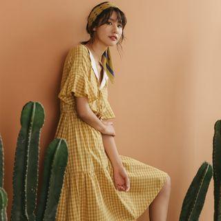 Plaid Short-sleeve Asymmetric Midi A-line Dress