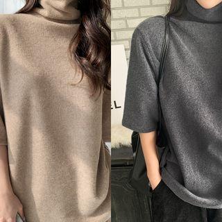 Elbow-sleeve Turtleneck Fleece Top