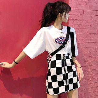 Short-sleeve Print T-shirt / Check A-line Zip Skirt