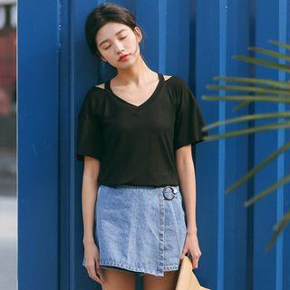 Short-sleeve V-neck Cutout Top