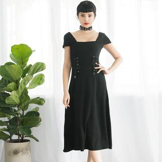 Lace Up Detail Short Sleeve Midi Dress