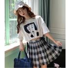 Short-sleeve Cartoon Print T-shirt / Pleated Skirt