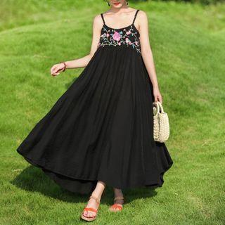 Spaghetti Strap Flower Embroidered Maxi Smock Dress