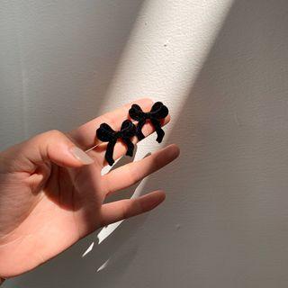 Alloy Bow Earring 1 Pair - 925 Silver Earrings - Black - One Size