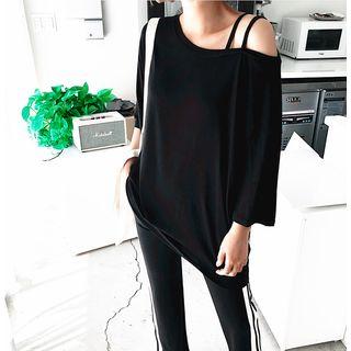 3/4-sleeve Cold-shoulder T-shirt