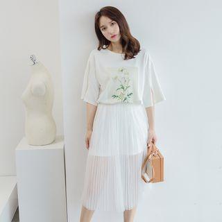 Set: Printed T-shirt + Mesh A-line Skirt
