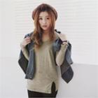 V-neck Slit-side T-shirt