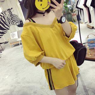 Set : Open Shoulder Elbow-sleeve T-shirt + Shorts