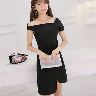 Off-shoulder Asymmetric Tunic