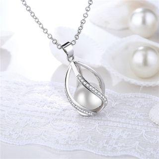 Set: Faux Pearl Pendant Necklace + Dangle Earring