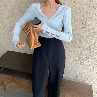 Long-sleeve V-neck Knit Top / Wide-leg Dress Pants