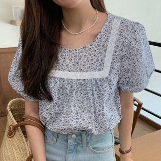 Short-sleeve Floral Print Blouse Black & Gray & White - One Size